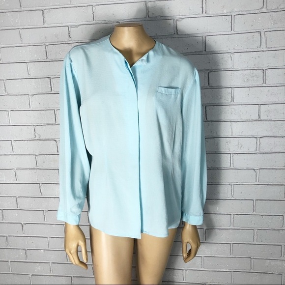 Worthington Women’s Crinkle Blue Button Down - Picture 1 of 8
